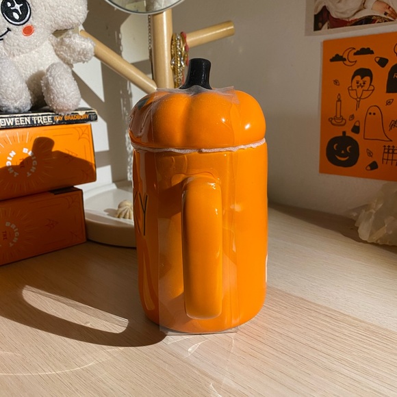 Rae Dunn SPOOKY mug with pumpkin/Jack-o-lantern topper - Picture 3 of 6